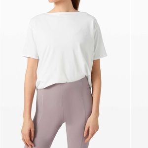 Lululemon back in action short sleeve